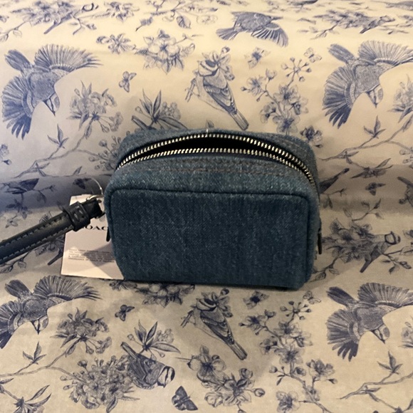 Adorable Coach Denim Blue Wristlet NWT - Picture 5 of 5